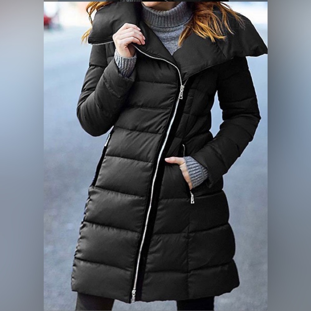 NWT Tahari Black Puffer Coat. Size Medium